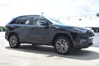 Toyota RAV4 Hybrid 2025 AWD XLE Premium 4dr SUV