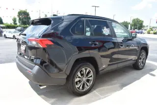 Toyota RAV4 Hybrid 2025 AWD XLE Premium 4dr SUV