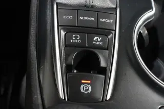Toyota Camry Hybrid 2020 XLE 4dr Sedan