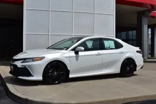 Toyota Camry 2023 AWD XLE 4dr Sedán