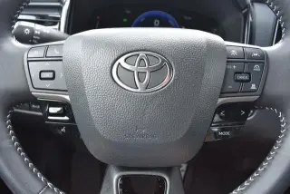 Toyota Camry 2026 SE 4dr Sedan