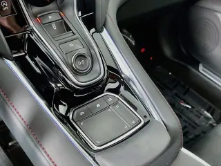 Acura RDX 2025 SH-AWD SUV de 4 puertas con paquete Advance y A-SPEC