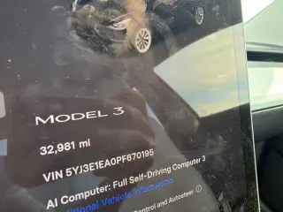 Tesla Model 3 2023 4dr Sedan