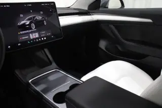 Tesla Model 3 2023 4dr Sedan