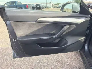 Tesla Model 3 2023 4dr Sedan