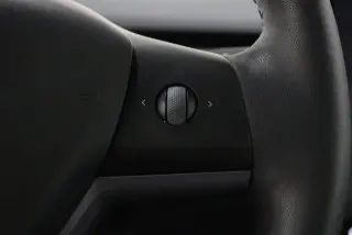 Tesla Model 3 2023 4dr Sedan