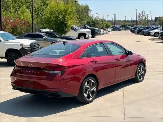 Hyundai ELANTRA 2023 SEL Sedán de 4 puertas