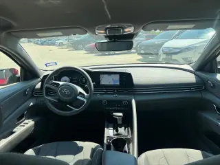 Hyundai ELANTRA 2023 SEL Sedán de 4 puertas