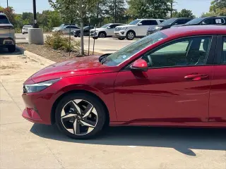 Hyundai ELANTRA 2023 SEL Sedán de 4 puertas