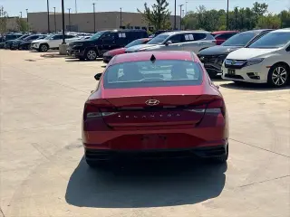Hyundai ELANTRA 2023 SEL Sedán de 4 puertas
