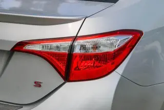 Toyota Corolla 2015 S Plus 4p Sedan 6M