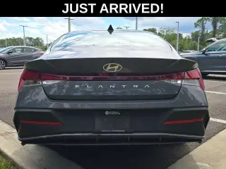 Hyundai ELANTRA 2024 SEL 4p Sedan
