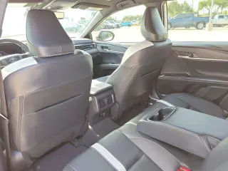 Toyota Camry 2025 SE 4p Sedan