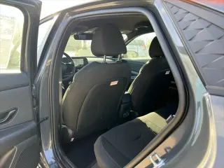 Hyundai Elantra 2026 SEL Sport sedán de 4 puertas