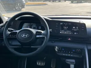 Hyundai Elantra 2026 SEL Sport sedán de 4 puertas