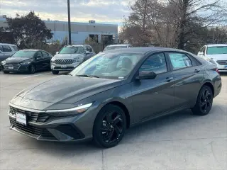 Hyundai Elantra 2026 SEL Sport sedán de 4 puertas