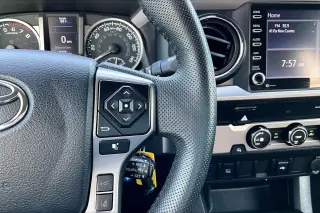 Toyota Tacoma 2022 4x2 SR5 4p Doble Cabina 5.0 ft SB