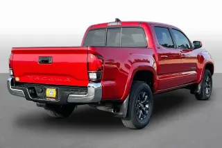 Toyota Tacoma 2022 4x2 SR5 4p Doble Cabina 5.0 ft SB