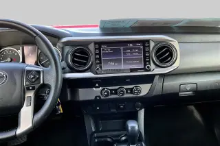 Toyota Tacoma 2022 4x2 SR5 4p Doble Cabina 5.0 ft SB