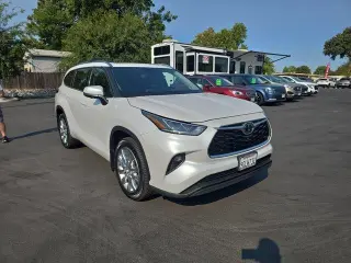 Toyota Highlander 2023 XLE 4dr SUV