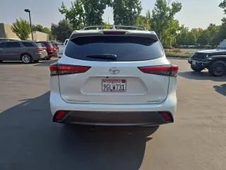 Toyota Highlander 2023 XLE 4dr SUV