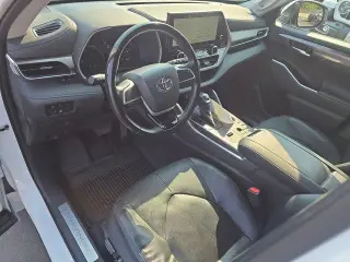 Toyota Highlander 2023 XLE 4dr SUV