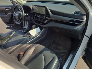 Toyota Highlander 2023 XLE 4dr SUV