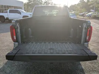 GMC Sierra 1500 2025 4x2 SLT 4dr Cabina de tripulacion con 5.8 pies BA
