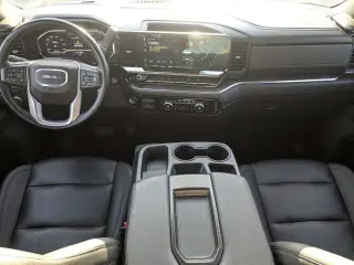 GMC Sierra 1500 2025 4x2 SLT 4dr Cabina de tripulacion con 5.8 pies BA
