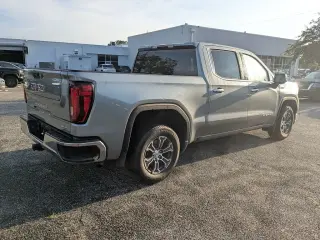 GMC Sierra 1500 2025 4x2 SLT 4dr Cabina de tripulacion con 5.8 pies BA