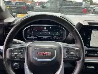 GMC Sierra 1500 2025 4x4 SLT 4p. Cabina de tripulación 6.6 ft. SB