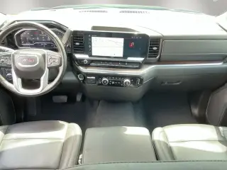 GMC Sierra 1500 2025 4x4 SLT 4p. Cabina de tripulación 6.6 ft. SB
