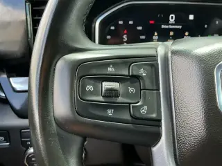 GMC Sierra 1500 2025 4x4 SLT 4p. Cabina de tripulación 6.6 ft. SB