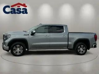 GMC Sierra 1500 2025 4x4 SLT 4p. Cabina de tripulación 6.6 ft. SB