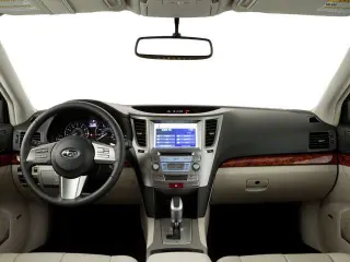 Subaru Legado 2010 4x4 2.5i Premium Sedán 4p CVT