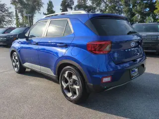 Hyundai VENUE 2023 SEL Crossroad de 4 puertas
