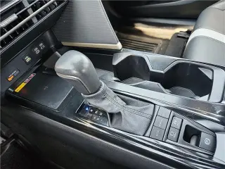 Toyota Camry 2025 SE Sedán 4p.