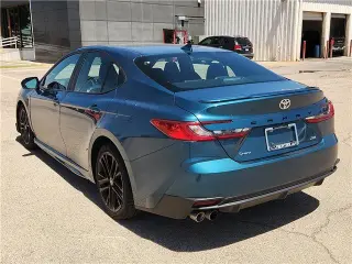 Toyota Camry 2025 SE Sedán 4p.