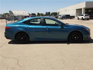 Toyota Camry 2025 SE Sedán 4p.