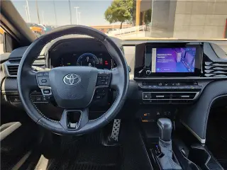 Toyota Camry 2025 SE Sedán 4p.
