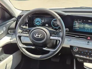 Hyundai ELANTRA Hybrid 2025 Limitada 4p Sedan