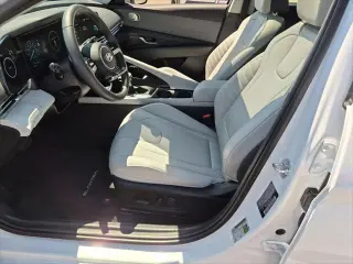 Hyundai ELANTRA Hybrid 2025 Limitada 4p Sedan