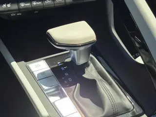 Hyundai ELANTRA Hybrid 2025 Limitada 4p Sedan