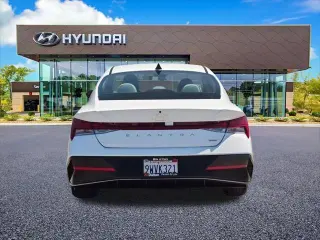 Hyundai ELANTRA Hybrid 2025 Limitada 4p Sedan