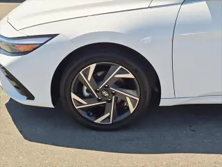 Hyundai ELANTRA Hybrid 2025 Limitada 4p Sedan