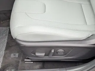 Hyundai ELANTRA Hybrid 2025 Limitada 4p Sedan