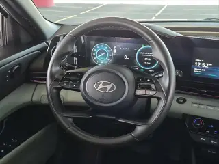 Hyundai ELANTRA Hybrid 2025 Limitada 4p Sedan