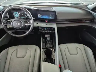 Hyundai ELANTRA Hybrid 2025 Limitada 4p Sedan