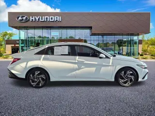 Hyundai ELANTRA Hybrid 2025 Limitada 4p Sedan
