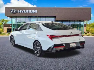 Hyundai ELANTRA Hybrid 2025 Limitada 4p Sedan